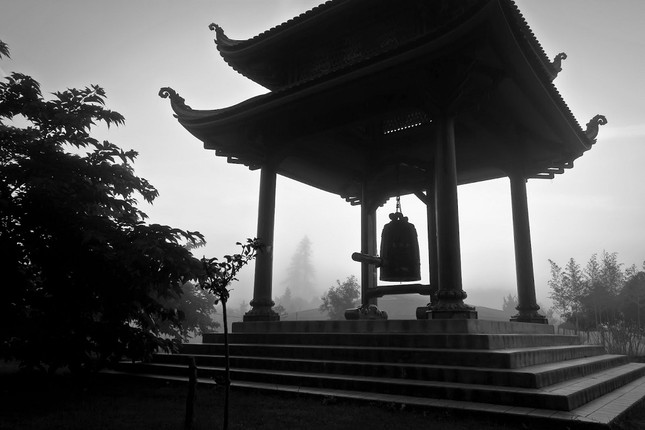 chuongchua.jpg