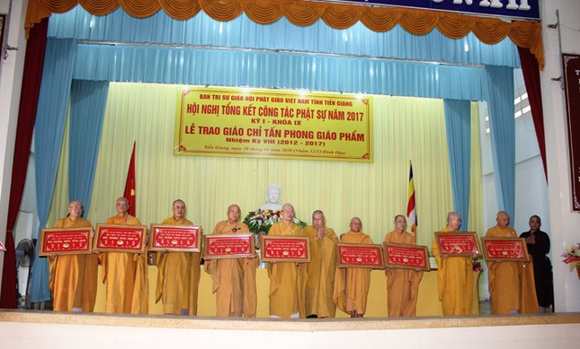 v1_23.jpg