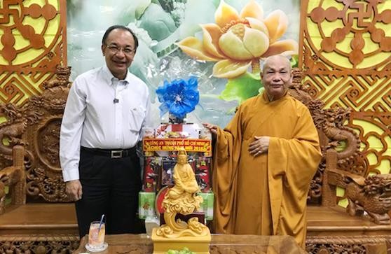 Ông Lê Đông Phong chúc Tết HT.Thích Thiện Nhơn ảnh 2 Ông Lê Đông Phong chúc Tết HT.Thích Thiện Nhơn ảnh 2