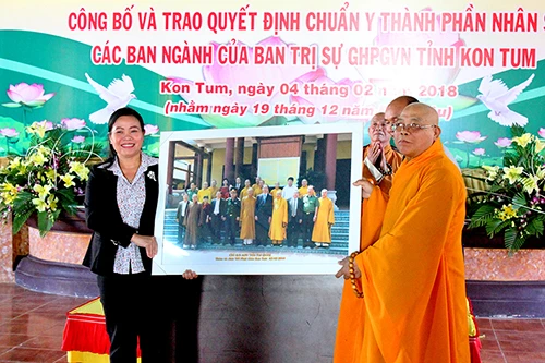 IMG_8951 dai dien.jpg