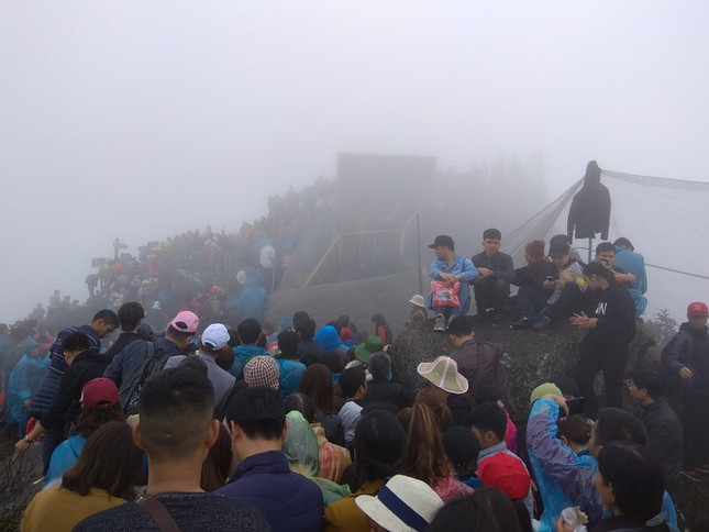 Phó Chủ tịch nước dự lễ khai ấn lễ hội Yên Tử ảnh 6 img20180225121013-151954192301986346388_jpg.jpg