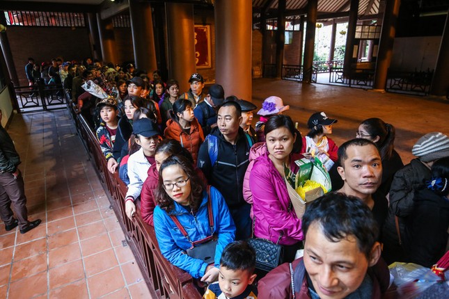 Phó Chủ tịch nước dự lễ khai ấn lễ hội Yên Tử ảnh 4 yen-tu3-1519534788207754844951_jpg.jpg