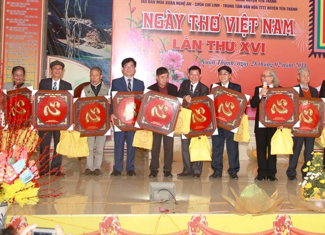 22046909_ - Copy.jpg