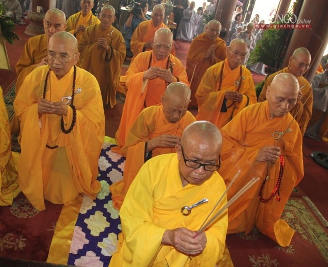 Phật giáo TT-Huế cầu nguyện quốc thái dân an ảnh 3 3.jpg