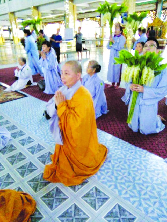 Duyên lành hướng Phật ảnh 1 CUOC SONG NHIEM MAU 936.jpg