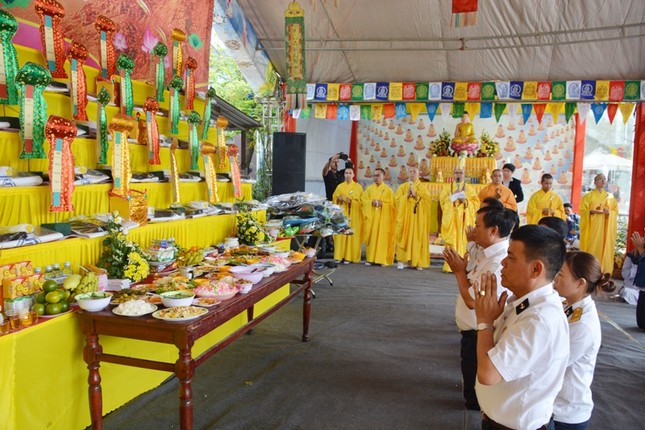 1 NGHI LE NHIEU 2.JPG