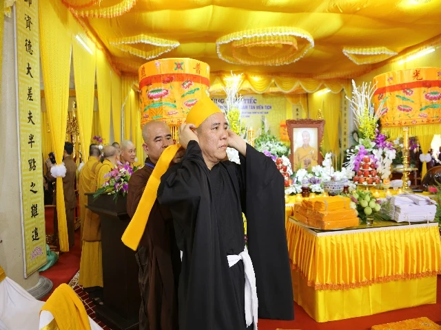 Lễ nhập kim quan Đại lão HT.Thích Thanh Sam ảnh 11 img_9599.jpg