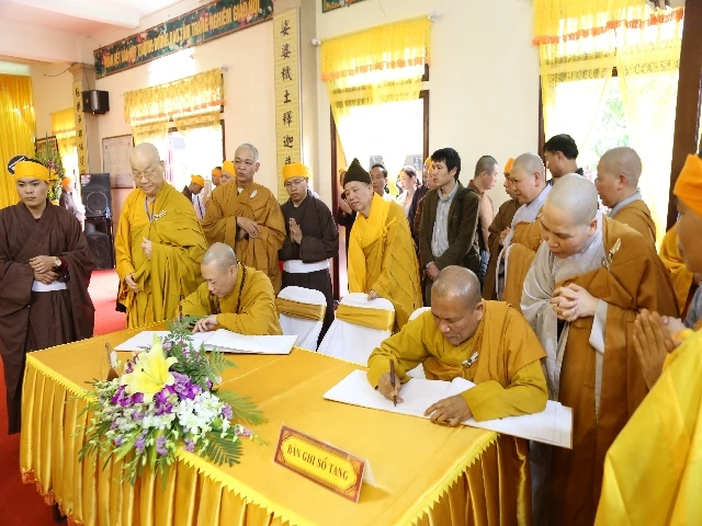 Lễ nhập kim quan Đại lão HT.Thích Thanh Sam ảnh 21 img_9660.jpg