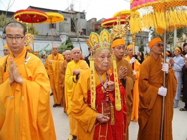 Nhập bảo tháp kim quan Đại lão HT.Thích Thanh Sam ảnh 1 cung tong 5.jpg