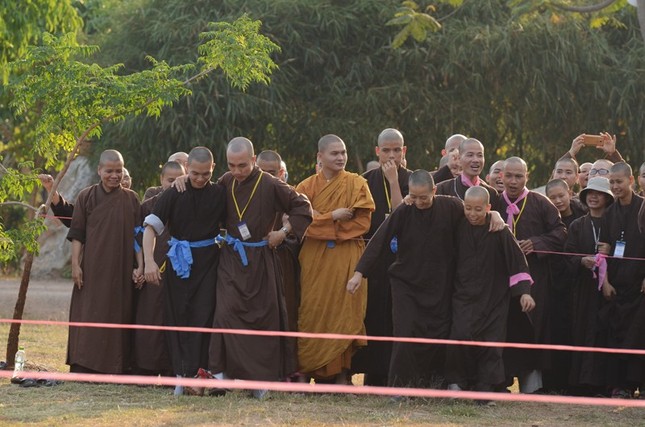 300 Tăng Ni về Làng Mai Thái Lan tu tập ảnh 11 DSC_3805.jpg