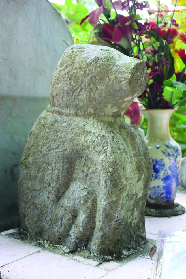 cho da o dinh chua Phuong Trung 1.jpg