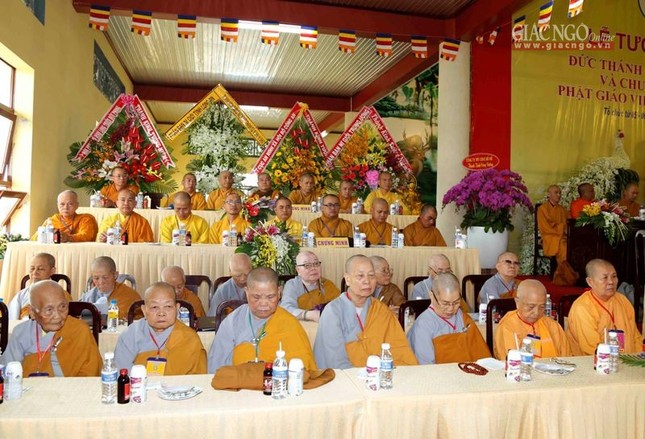 Trang nghiêm lễ tưởng niệm Đức Đại Ái Đạo và chư Ni tiền bối ảnh 10 15.jpg