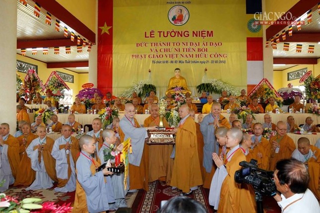 Trang nghiêm lễ tưởng niệm Đức Đại Ái Đạo và chư Ni tiền bối ảnh 18 30.jpg