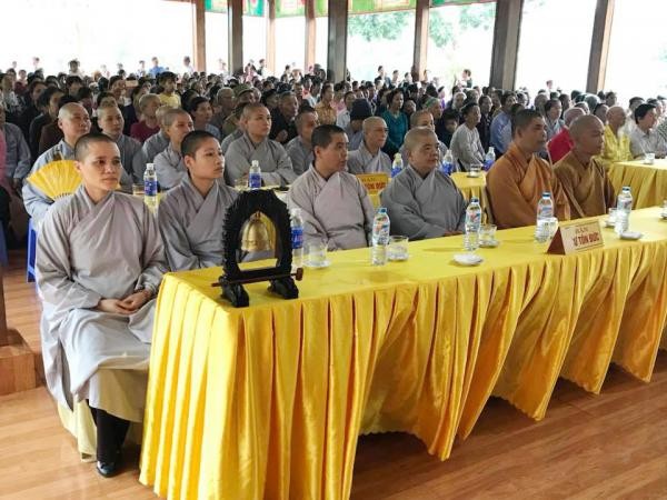 vinh-loc-le-hoi-ruoc-nuoc-co-truyen-chua-phu-bao-an-xuan-mau-tuat-2_jpg_1523612997.jpg