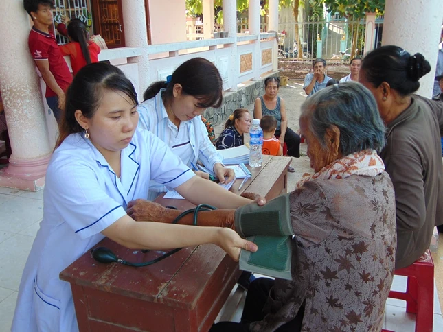 Khám và Tư vấn điều trị nhiều loại bệnh.JPG