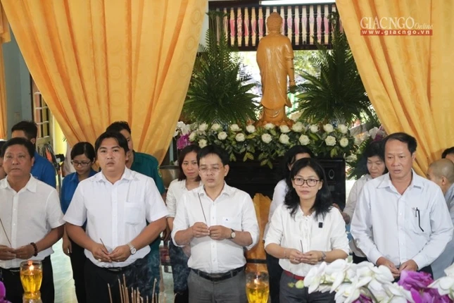Truy niệm và trà-tỳ nhục thân NT.Thích nữ Tịnh Danh ảnh 11 VT 2.jpg