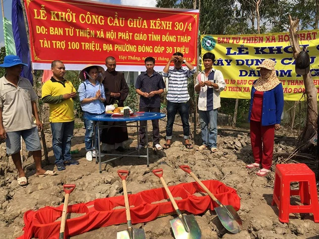 Le khoi cong cau.jpg