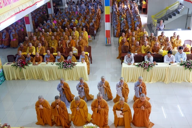 4- Các giới tử dâng lời cảm tạ tri ân.JPG