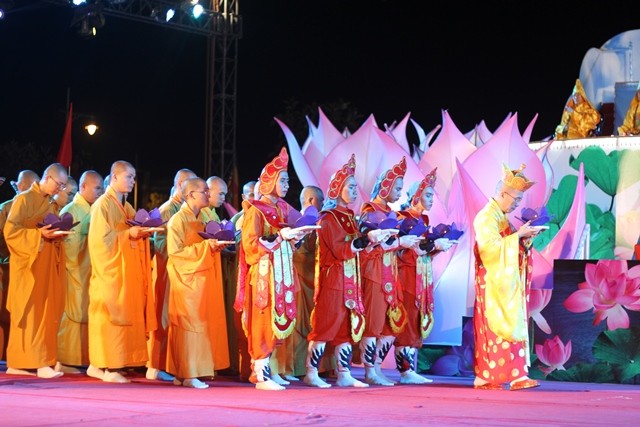 Phật giáo TT-Huế tổ chức lễ hội hoa đăng ảnh 15 19_jpg.jpg
