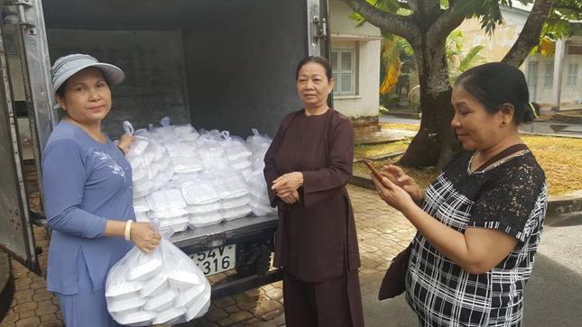 Tặng 550 suất cơm chay đến bệnh nhân tâm thần ảnh 1 CT.png