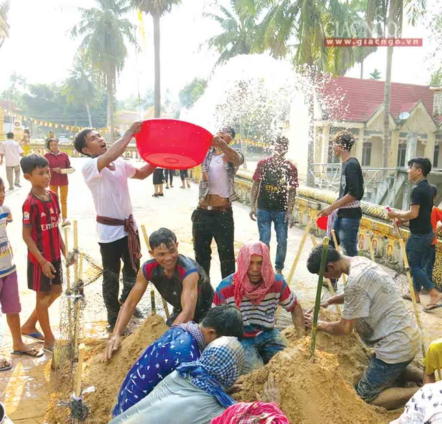 cholchnamthmay (2).jpg