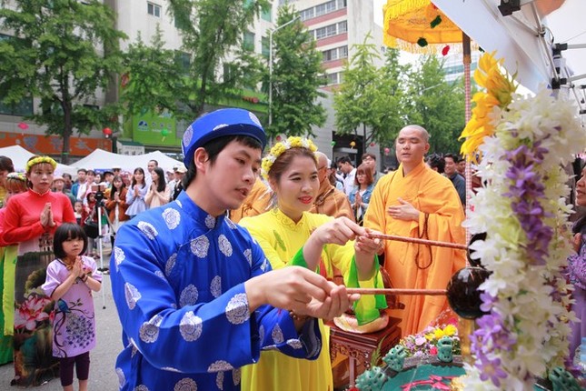 Lễ tắm Phật theo truyền thống VN tại Seoul ảnh 5 van-hoa-phat-giao-quoc-te6_jpg.jpg