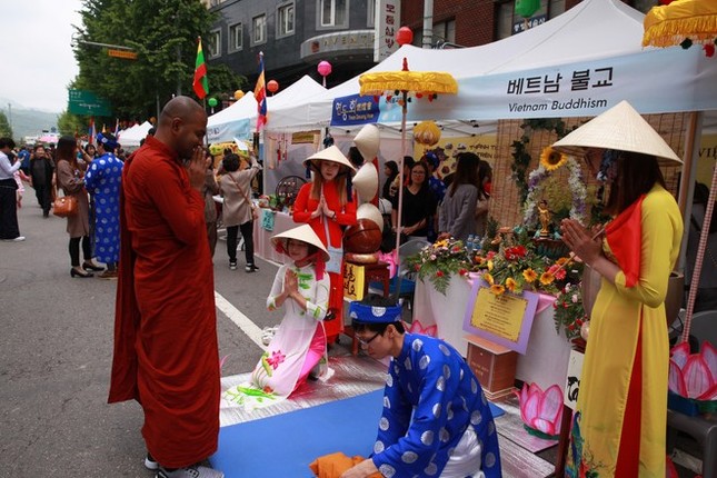 Lễ tắm Phật theo truyền thống VN tại Seoul ảnh 6 van-hoa-phat-giao-quoc-te7_jpg.jpg