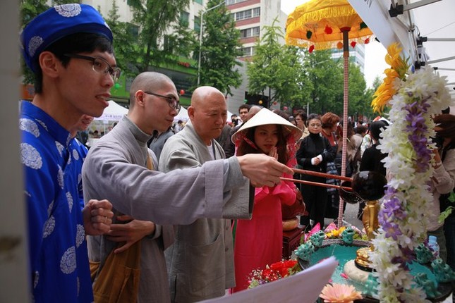 Lễ tắm Phật theo truyền thống VN tại Seoul ảnh 7 van-hoa-phat-giao-quoc-te8_jpg.jpg