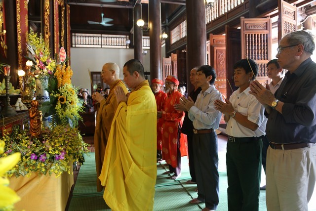 Chùa Linh Quang và Đại Bi tổ chức Đại lễ Phật đản ảnh 1 img_6355_jpg.jpg