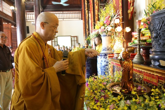Chùa Linh Quang và Đại Bi tổ chức Đại lễ Phật đản ảnh 2 img_6377_jpg.jpg