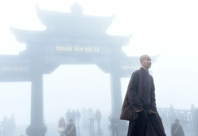 C_c _o_n t_ng ni ph_t t_ gh_ th_m Fansipan 17.jpg