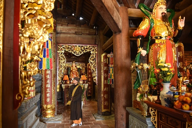 C_c _o_n t_ng ni ph_t t_ gh_ th_m Fansipan 18.jpg