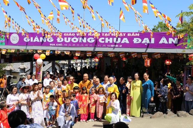 Phật tử Việt tại Nhật kính mừng Phật đản ảnh 3 a Nhat 4.jpg