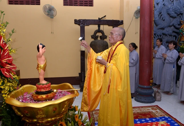 Le tam Phat tai chua Quang Minh (9).JPG