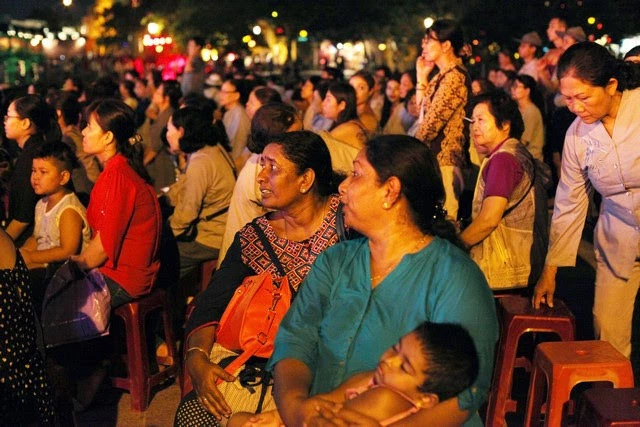 Phật giáo phố cổ Hội An thắp sáng 7 đóa sen ảnh 7 hoian20.jpg