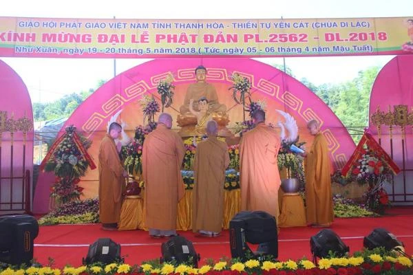 thien-tu-yen-cat-to-chuc-dai-le-phat-dan-pl-2562-23_jpg_1526920899.jpg