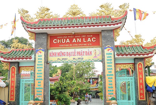 Không khí Phật đản đã về tại Q.Thủ Đức ảnh 8 41550330824_ae3bcc9d5d_jpg.jpg