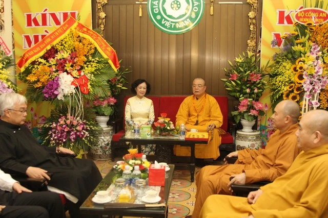 Hà Nội: Bà Trương Thị Mai chúc mừng Phật đản ảnh 1 img_4814_jpg.jpg