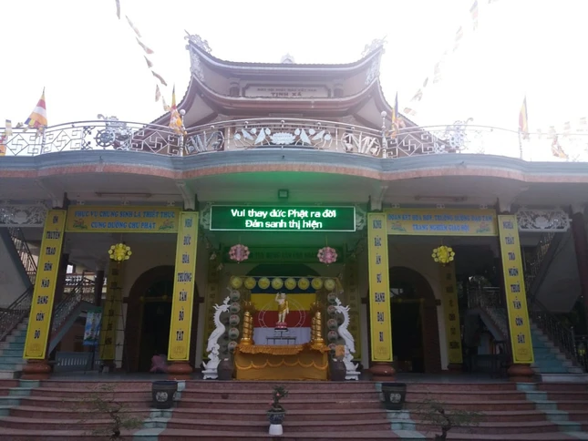 Các chùa đất võ Bình Định đón mừng Phật đản ảnh 21 33079997_1253024261467774_5403737589070954496_n_jpg__nc_cat_0_amp;oh_a40f8b93ba890b1f98c1a227b6437e23_amp;oe_5b9628fc.jpg