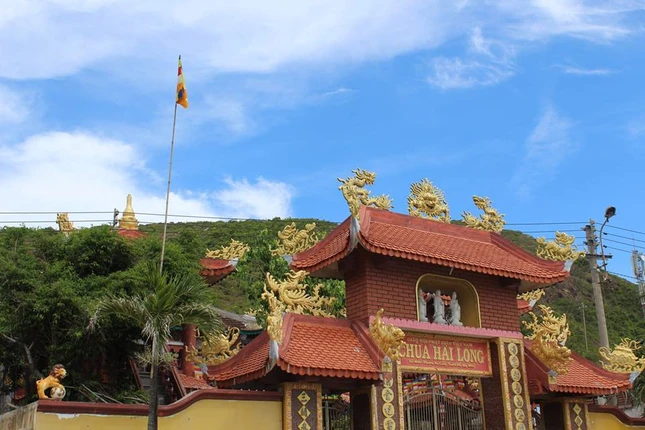 Các chùa đất võ Bình Định đón mừng Phật đản ảnh 11 33113894_1253237971446403_1664722284478201856_n_jpg__nc_cat_0_amp;oh_0e41c59b70de138a9cafcc703982edcf_amp;oe_5b965adf.jpg