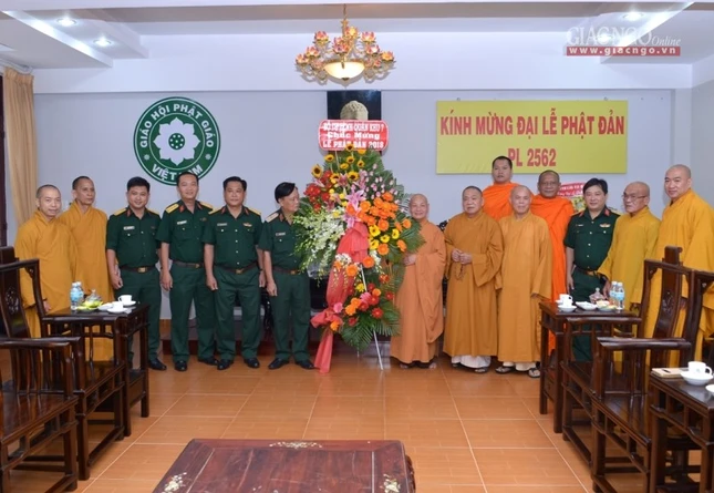 Cuc ANXH - Bo Tu lenh QK7 chuc mung P_ (11).jpg