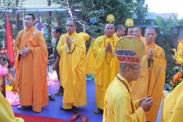 Trang nghiêm rước Phật tại thị xã Hương Thủy ảnh 1 01_jpg.jpg