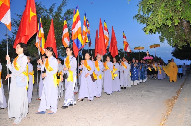 Trang nghiêm rước Phật tại thị xã Hương Thủy ảnh 7 4_jpg.jpg