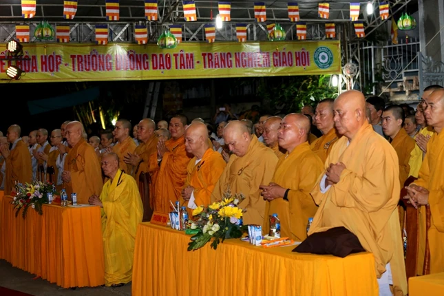 Phật giáo Q.Bình Thạnh tổ chức lễ Phật đản ảnh 3 BT 08.JPG