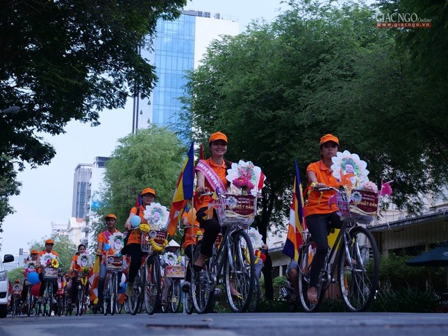 Người trẻ Sài Gòn đạp xe mang thông điệp lành mùa Đản sanh ảnh 10 H_nh 15.jpg