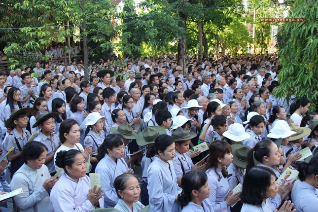 TT-Huế: Đại lễ Phật đản PL.2562 tại chùa Từ Đàm ảnh 10 11.jpg