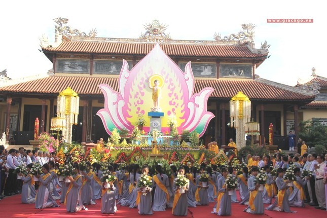 TT-Huế: Đại lễ Phật đản PL.2562 tại chùa Từ Đàm ảnh 11 12.jpg