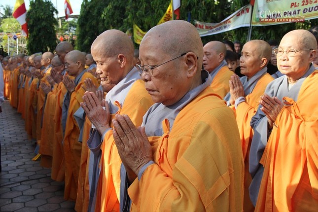 TT-Huế: Đại lễ Phật đản PL.2562 tại chùa Từ Đàm ảnh 13 13.jpg