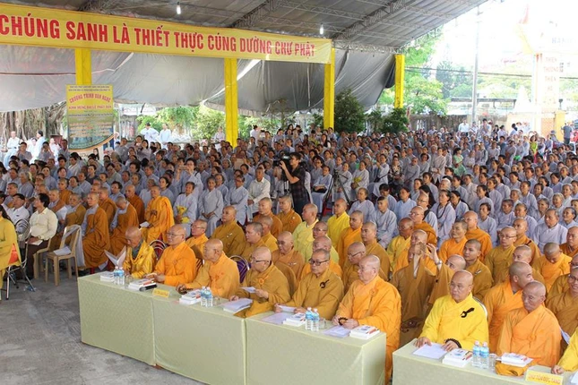 Bình Định: Đại lễ Phật đản tại chùa Giáo Hội Tỉnh ảnh 2 a bd 1.jpg