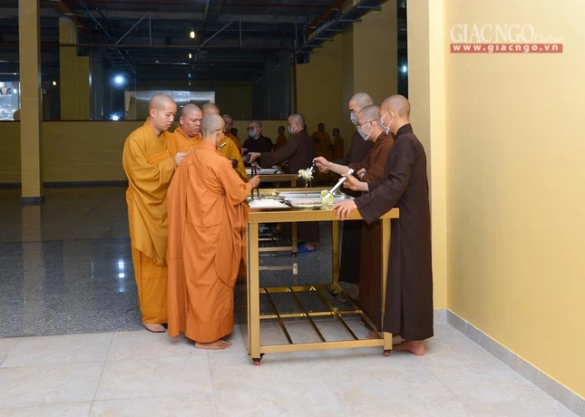 Qua duong va kinh hanh (1).jpg